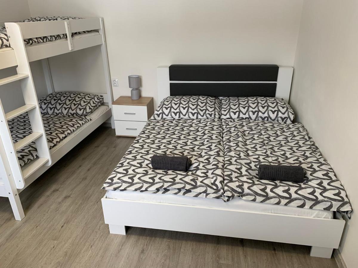 Apartman U Drahotu Pernink Esterno foto